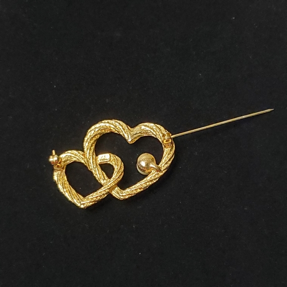 Vintage Signed AAI Goldtone Rope Hearts and Faux Pearl  Brooch/Pin - Picture 6 of 8
